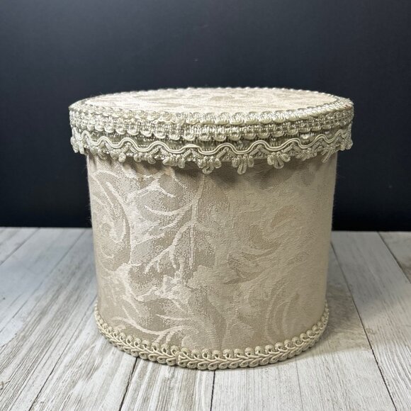 Vintage Victorian Floral Fabric and Lace Covered Trinket Storage Box Round - Picture 3 of 9